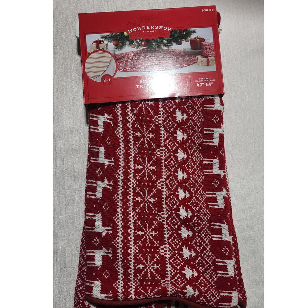 Wondershop reversible tree skirt  42''-54'' tree diameter